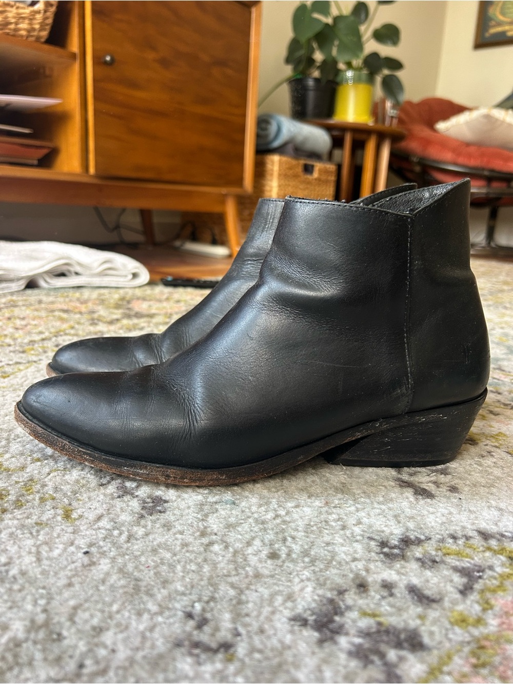 Frye Farrah Inside Zip Bootie
